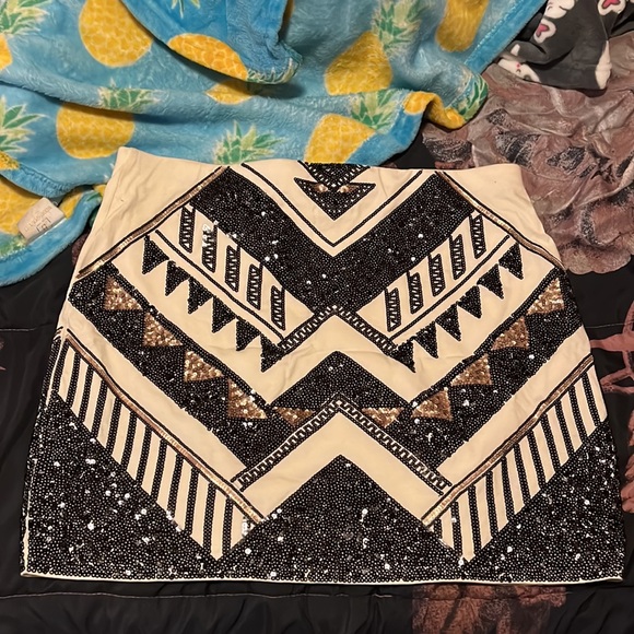 Express Large Aztec Sequins mini skirt - Picture 2 of 3